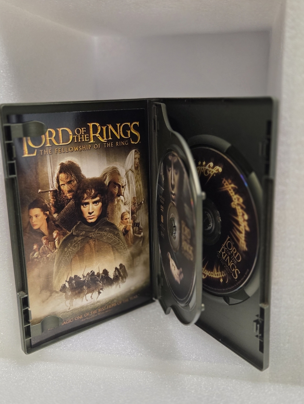The Lord of the Rings: The Fellowship of the Ring (Green) - DVD - Picture 3 of 5